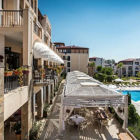 Private Apartament In Deni - Green Life Beach 아파트 소조폴