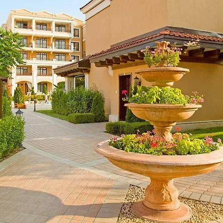 Private Apartament In Deni - Green Life Beach 아파트 소조폴