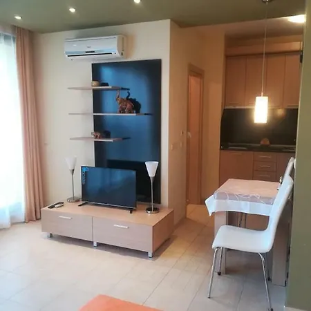 Private Apartament In Deni - Green Life Beach