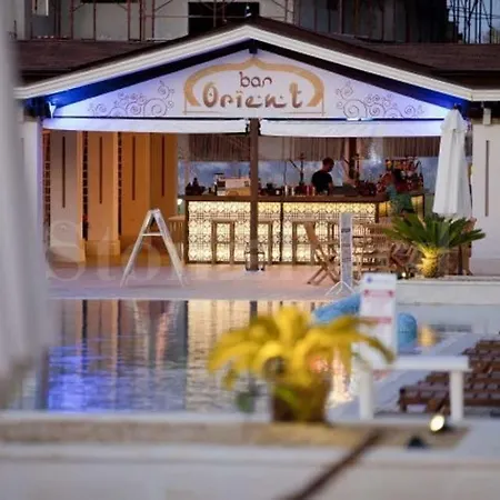 Private Apartament In Deni - Green Life Beach 아파트